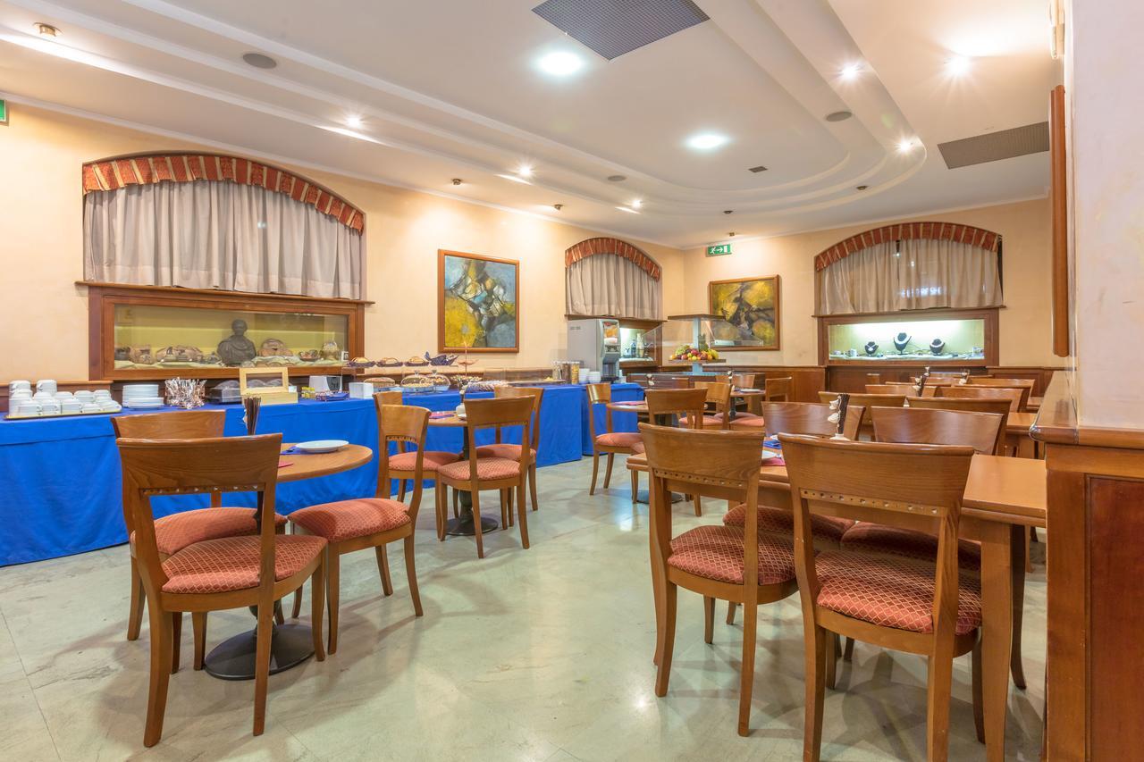 Hotel Traiano Чивитавеккья Экстерьер фото